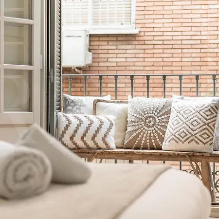 Dreamy Mediterranean With Parking - Center By Rems Apartment