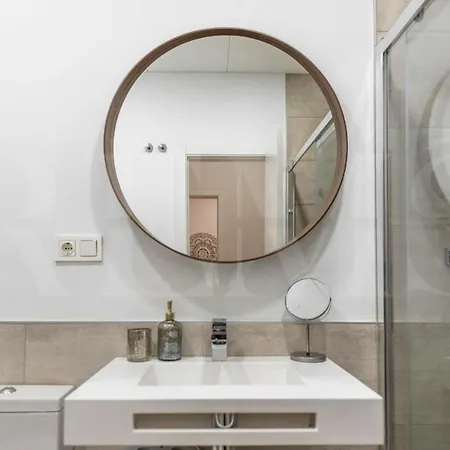 Dreamy Mediterranean With Parking - Center By Rems Apartment